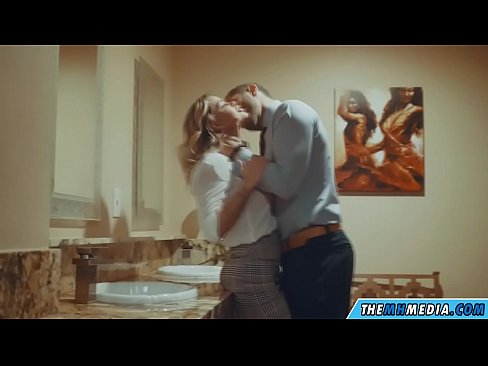 ❤️ Když vás na veřejných záchodcích svádí prsatá blondýna. Šukání u cs.xxxshake.ru ❤